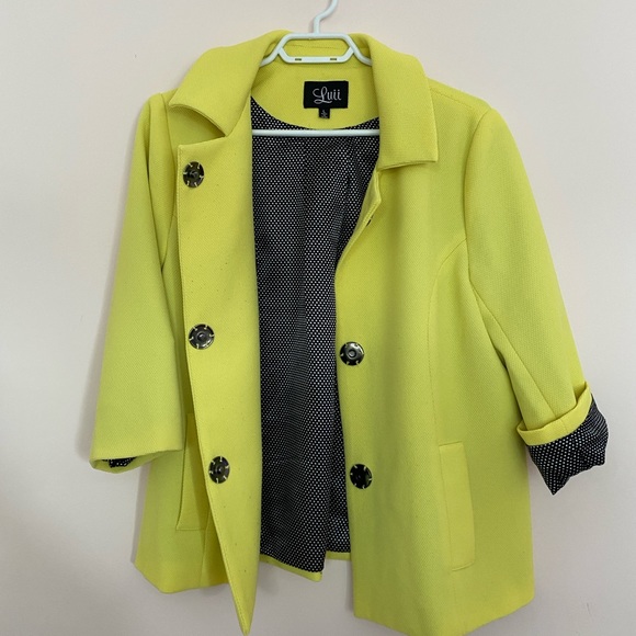Cute neon yellow jacket with black polka dot lining - Picture 3 of 7